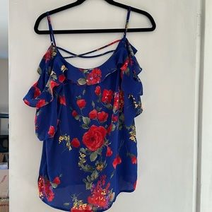 Floral peekaboo sleeve top